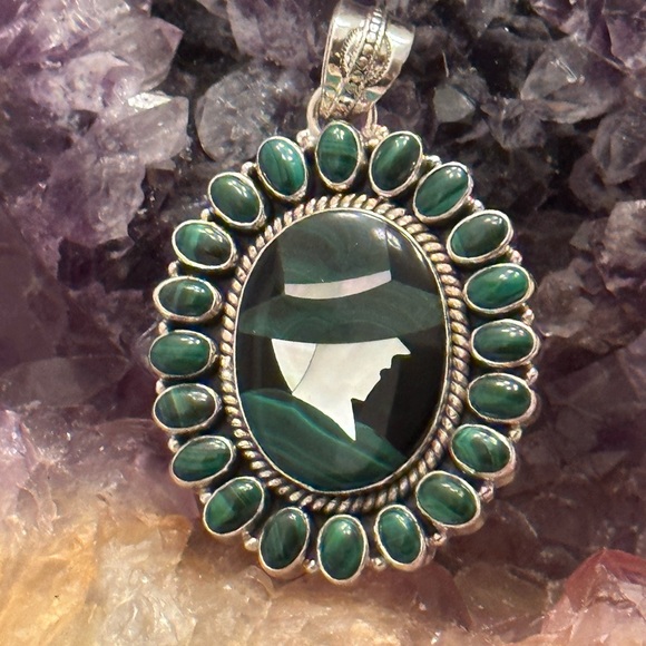 Malachite mother of pearl lady inlay malachite stone sterling silver pendant - Picture 3 of 8